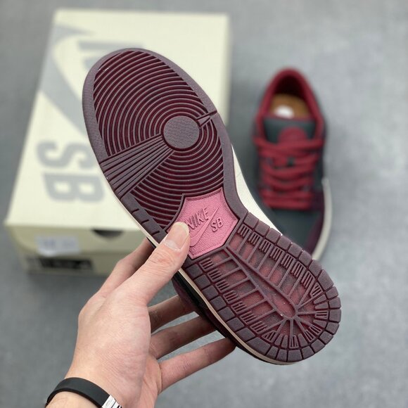 Nike Sb Dunk Low Riot Skateshop - Picture 7 of 10